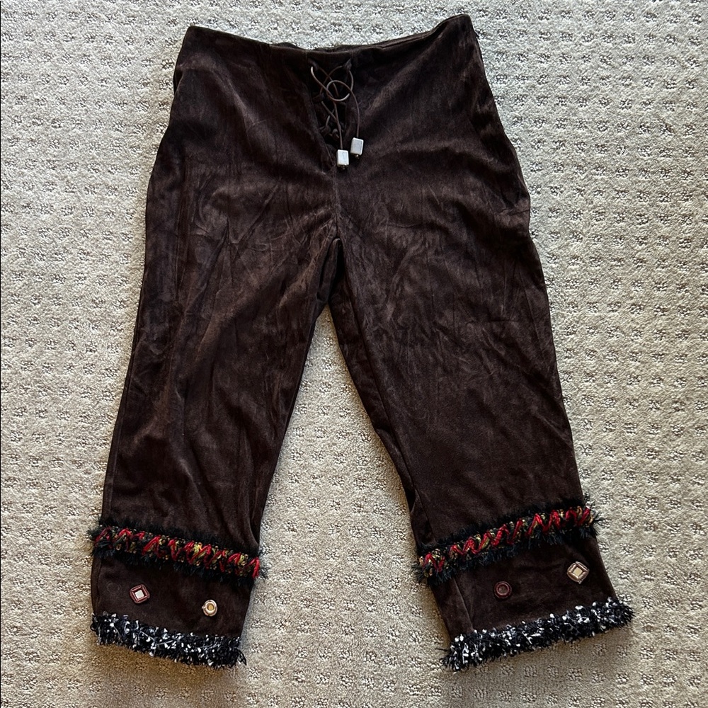 Stylish Brown capris with Decorative Trim